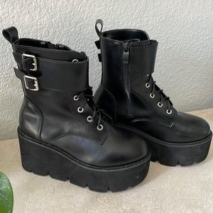 SHEIN Black Platform Boots in Women’s Size 35 - fits like a size US 5